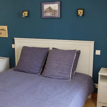 Charmante Maison De Pecheur En Baie Du Mont Saint Michel